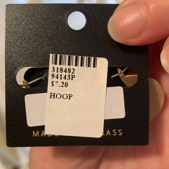 Gold hoop earrings - Picture 2 of 2